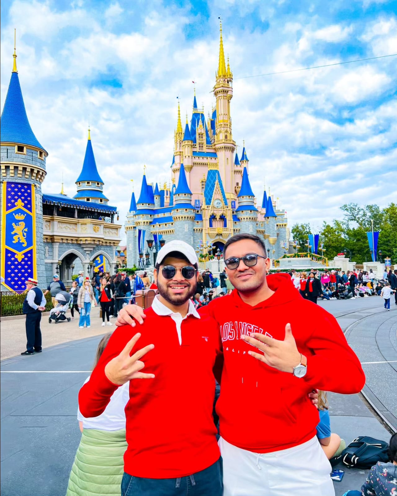 Dark Structure with Teal Edges